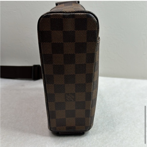 LOUIS VUITTON DAMIER BROWN UNISEX CROSSBODY WITH DUST BAG - Picture 10 of 16